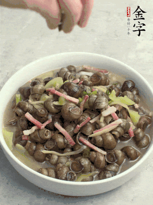 出鍋，撒點蔥花。