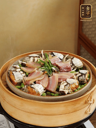 上鍋蒸15分鐘后，放蔥絲，潑熱油